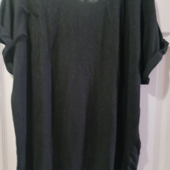 Black tshirt - Picture 4 of 4